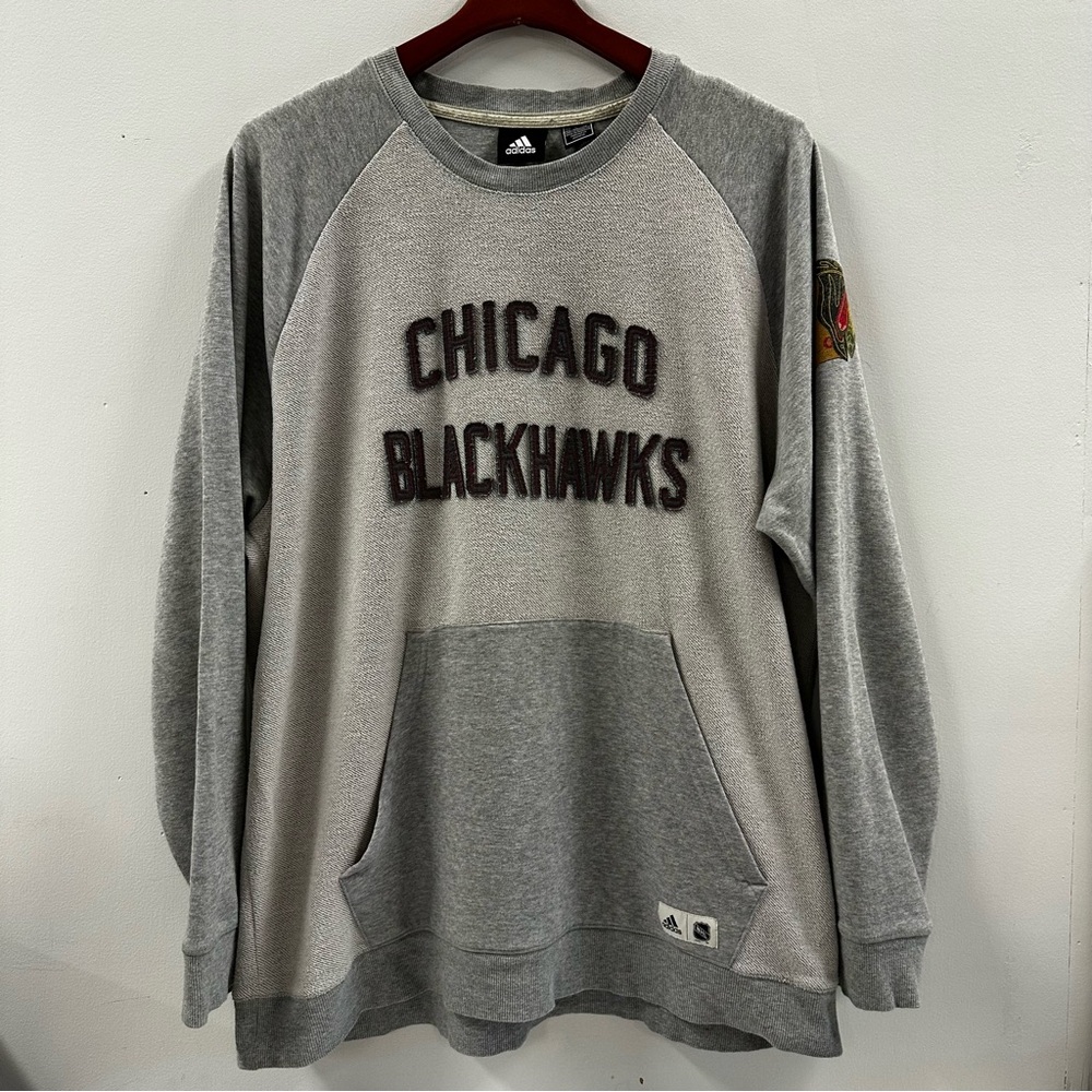 Adidas Chicago Blackhawks NHL Crewneck Kangaroo Pocket Sweatshirt Extra Large
